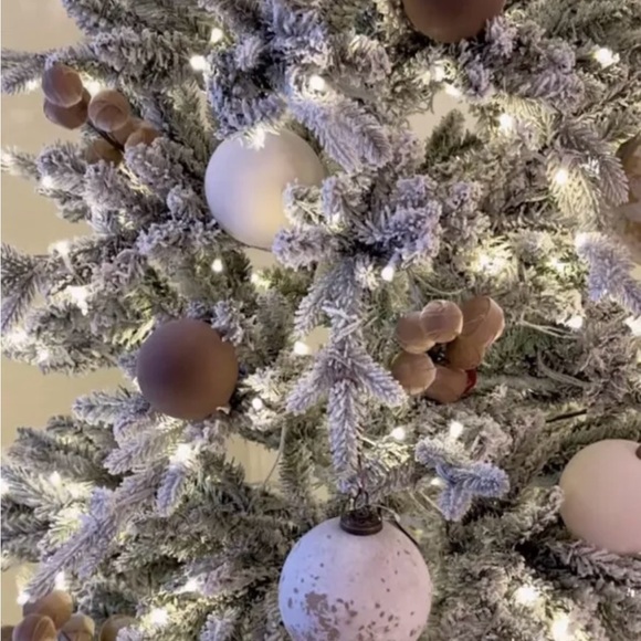 3-NWT ROBERT STANLEY 4” TAUPE FLOCKED ORNAMENT - Picture 8 of 16